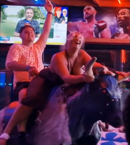 Oops!! Upskirt on the bull! #ixgJm4pu