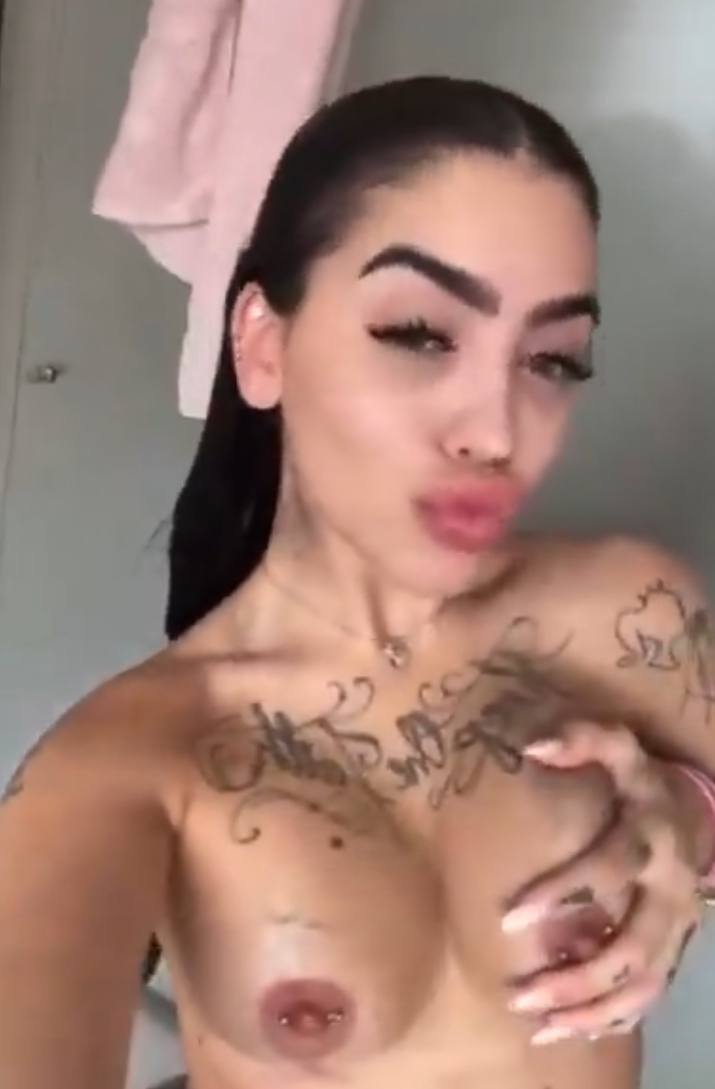 Ela entra no estilo cachorrinho e se deixa foder #weZKbeV6
