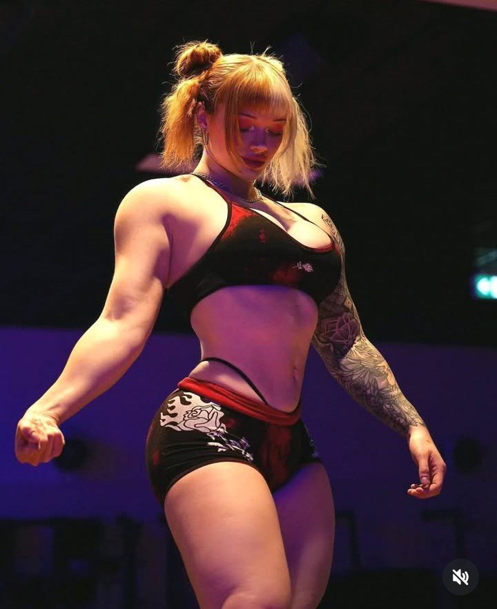 Strong woman #Ml4jvCwl