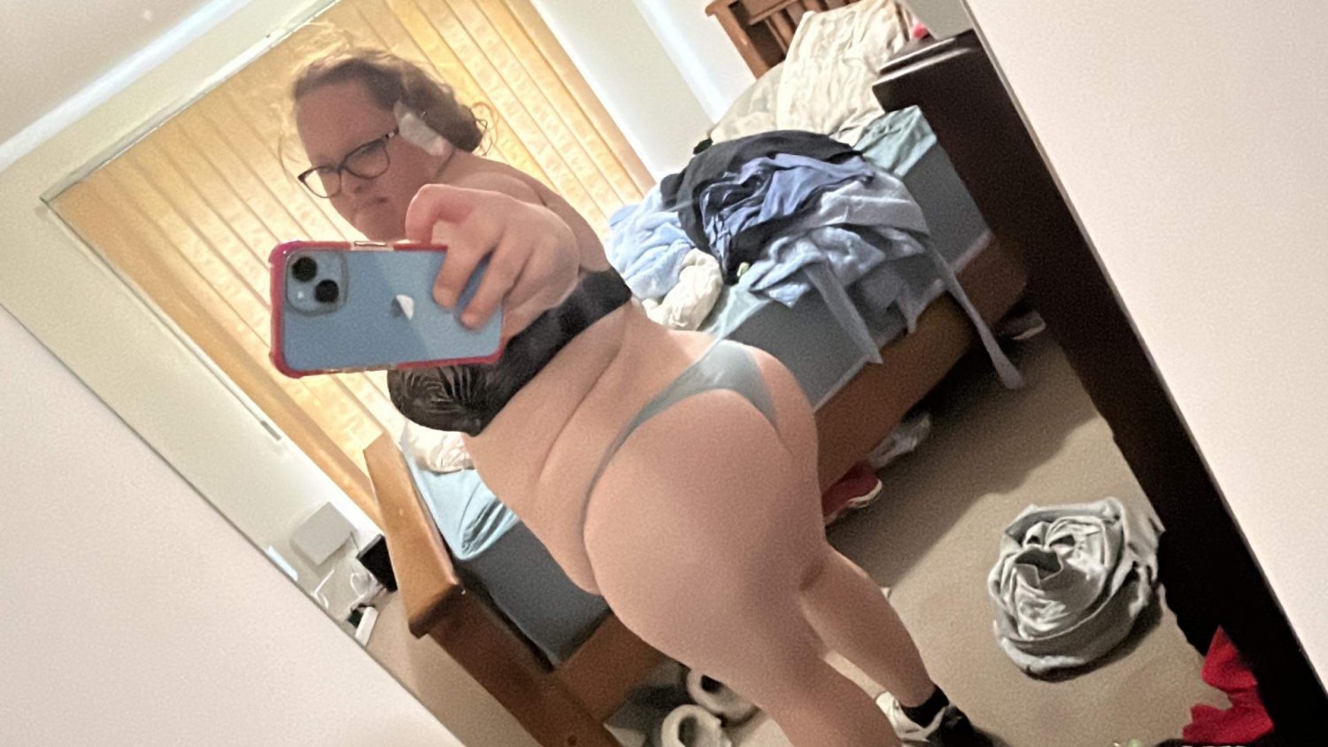 Just a photo dump of my 34 year old slut wife Jessica over the years located moe Australia share her #kmSSeiSo